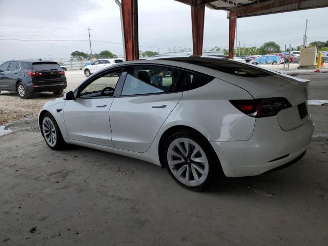 5YJ3E1EA6NF330174 - 2022 TESLA MODEL 3 WHITE photo 2