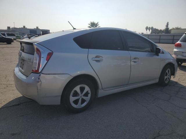 JTDKN3DU5E1770687 - 2014 TOYOTA PRIUS ვერცხლისფერი ფოტო 3