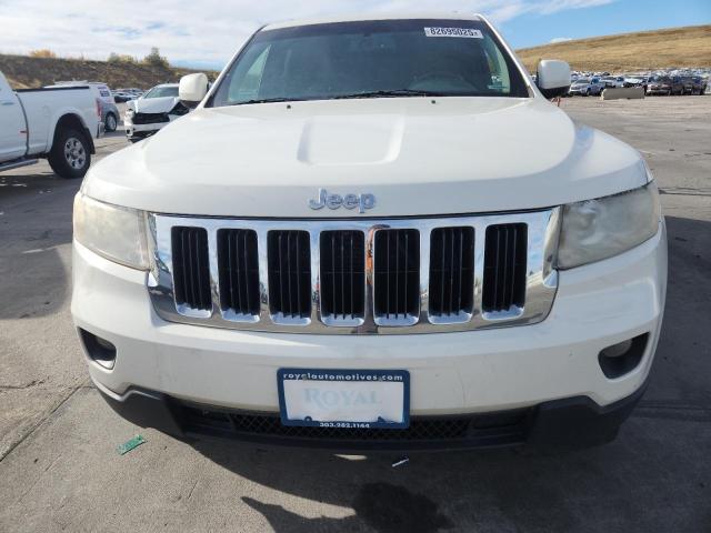 1J4RR4GGXBC572664 - 2011 JEEP GRAND CHER LAREDO WHITE photo 5