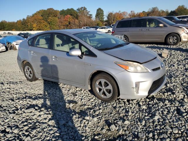JTDKN3DU6D5587984 - 2013 TOYOTA PRIUS ვერცხლისფერი ფოტო 4