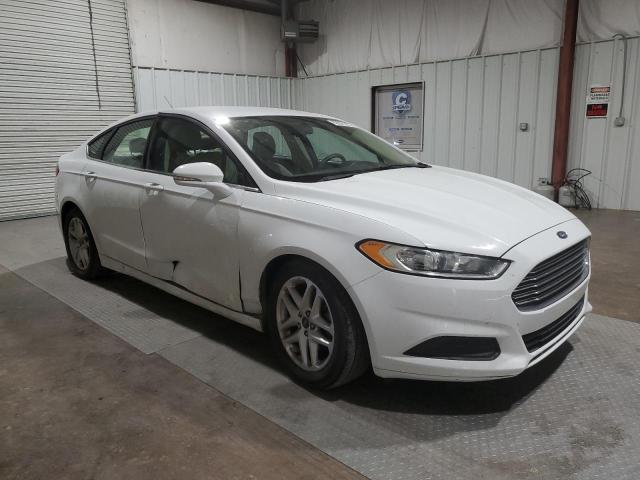 3FA6P0H7XGR243709 - 2016 FORD FUSION SE WHITE photo 4