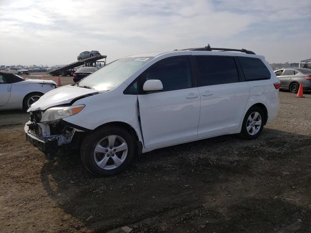 5TDKK3DC7GS700145 - 2016 TOYOTA SIENNA LE WHITE photo 1