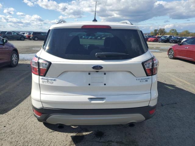 1FMCU9J95JUC73072 - 2018 FORD ESCAPE TITANIUM Biały zdjęcie 6