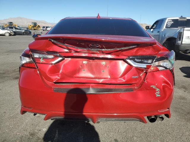 4T1G11AK5MU417058 - 2021 TOYOTA CAMRY SE Qırmızı foto 6