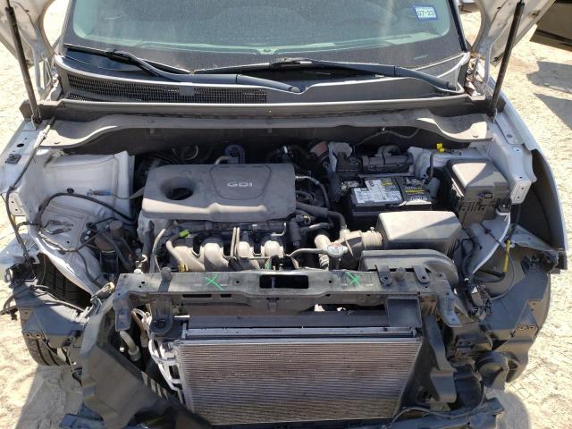 KNDJN2A28J7566434 - 2018 KIA SOUL SILVER photo 12