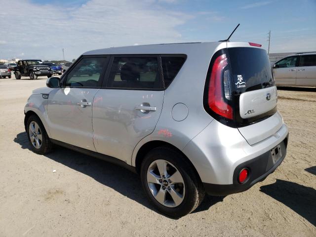 KNDJN2A28J7566434 - 2018 KIA SOUL SILVER photo 2