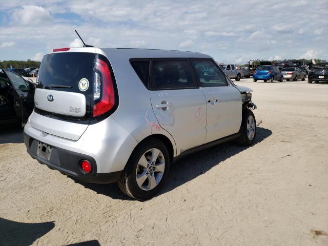 KNDJN2A28J7566434 - 2018 KIA SOUL SILVER photo 3