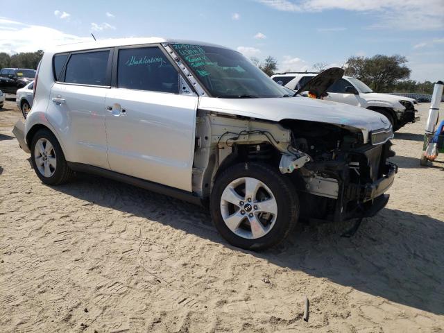 KNDJN2A28J7566434 - 2018 KIA SOUL SILVER photo 4