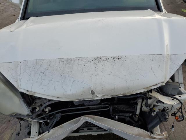 5J8TB18238A014453 - 2008 ACURA RDX WHITE photo 12