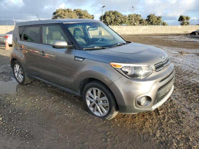 KNDJP3A59J7599534 - 2018 KIA SOUL + GRAY photo 4