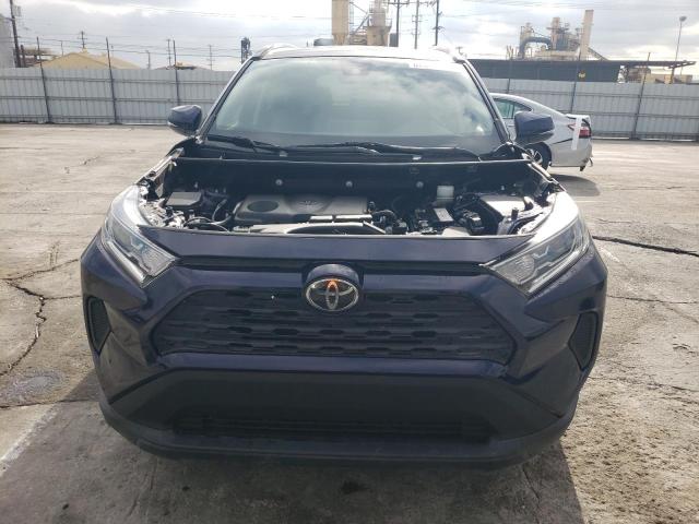 JTMP1RFV8KD513544 - 2019 TOYOTA RAV4 XLE ლურჯი ფოტო 5
