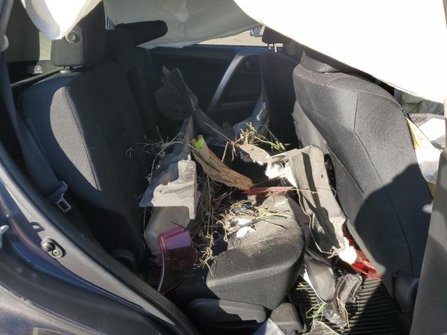 JTMBFREV0JJ724802 - 2018 TOYOTA RAV4 LE Szary zdjęcie 11