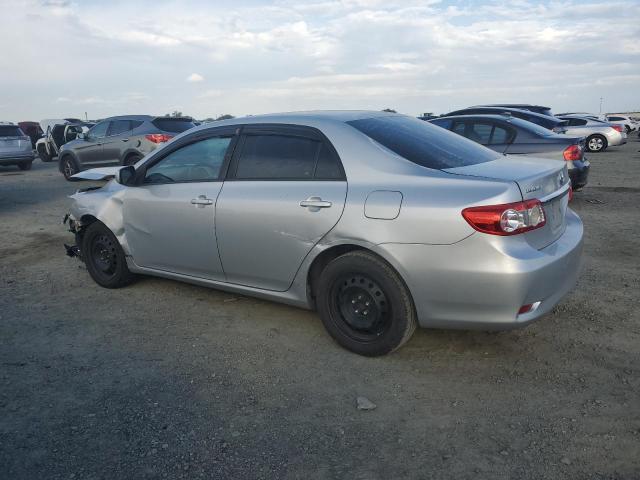 5YFBU4EE1CP039361 - 2012 TOYOTA COROLLA BASE Argent photo 2