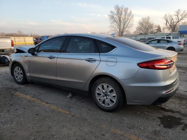 3FA6P0G70LR231550 - 2020 FORD FUSION S SILVER photo 2