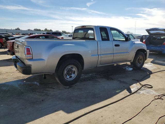 1Z7HC22K28S587133 - 2008 MITSUBISHI RAIDER LS SILVER photo 3