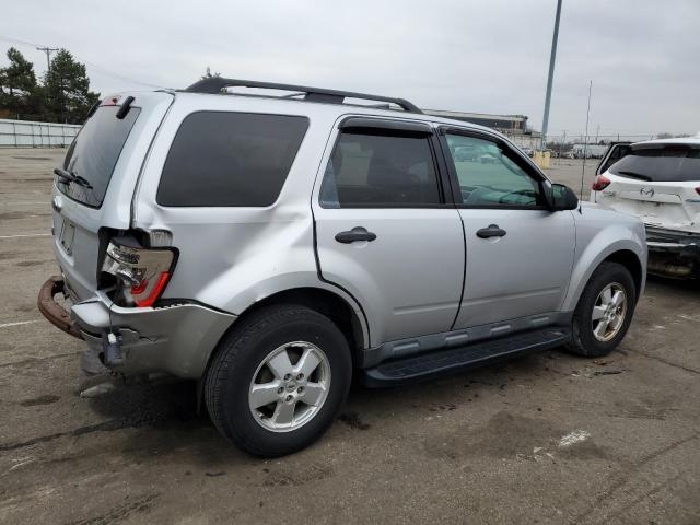 1FMCU0D72CKC50823 - 2012 FORD ESCAPE XLT SILVER photo 3