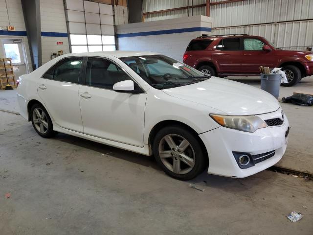 4T1BF1FK9DU267153 - 2013 TOYOTA CAMRY L WHITE photo 4