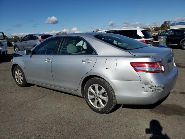 4T1BF3EK0BU142116 - 2011 TOYOTA CAMRY BASE SILVER photo 2