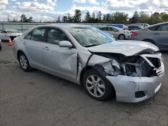 4T1BF3EK0BU142116 - 2011 TOYOTA CAMRY BASE SILVER photo 4
