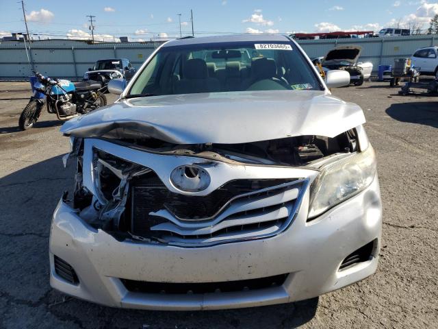 4T1BF3EK0BU142116 - 2011 TOYOTA CAMRY BASE SILVER photo 5