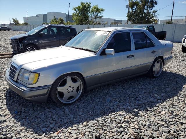 1995 MERCEDES-BENZ E 320 BASE, 
