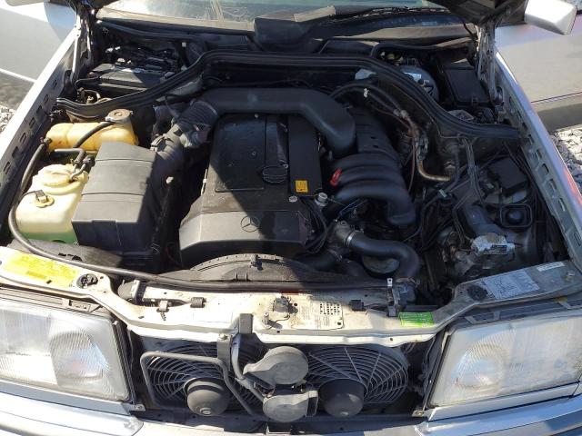 WDBEA32E5SC240769 - 1995 MERCEDES-BENZ E 320 BASE SILVER photo 11
