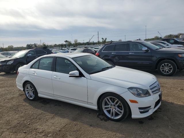 WDDGF8AB2DR282628 - 2013 MERCEDES-BENZ C 300 4MATIC WHITE photo 4