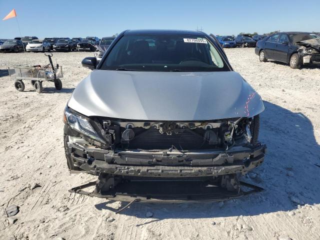 4T1K61AK2NU498582 - 2022 TOYOTA CAMRY XSE SILVER photo 5
