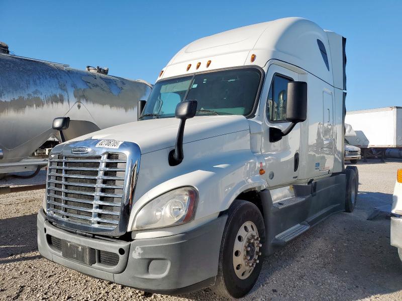 3AKJGLD56GSGX4332 - 2016 FREIGHTLINER CASCADIA 1 WHITE photo 2