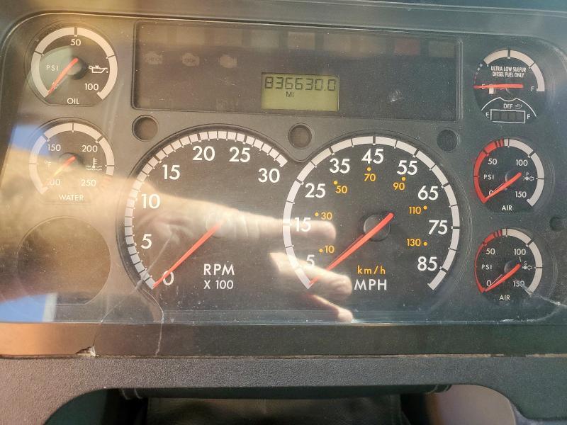 3AKJGLD56GSGX4332 - 2016 FREIGHTLINER CASCADIA 1 WHITE photo 8