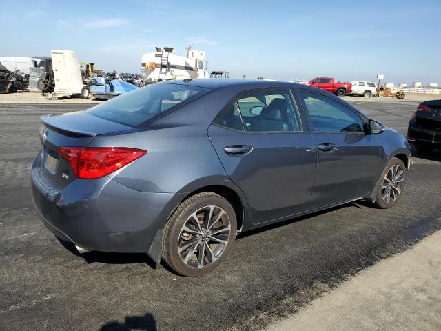 2T1BURHE2JC055882 - 2018 TOYOTA COROLLA L Grau Foto 3