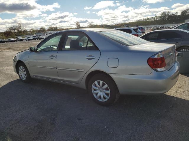 4T1BE32K85U415833 - 2005 TOYOTA CAMRY LE Күміс фото 2