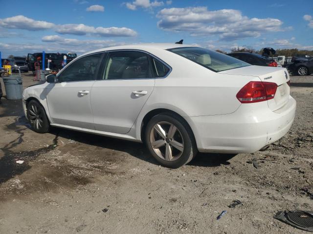 1VWBP7A37DC043872 - 2013 VOLKSWAGEN PASSAT SE Weiß Foto 2