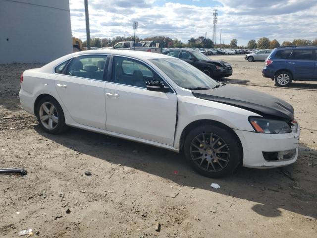 1VWBP7A37DC043872 - 2013 VOLKSWAGEN PASSAT SE Weiß Foto 4