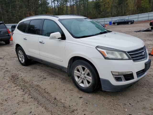 1GNKVGKD7DJ147829 - 2013 CHEVROLET TRAVERSE LT WHITE photo 4