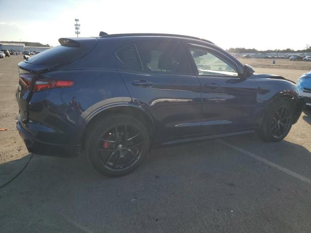 ZASPAKBN1L7C84757 - 2020 ALFA ROMEO STELVIO TI BLUE photo 3