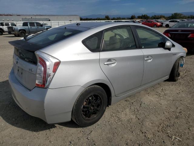 JTDKN3DU0D0351716 - 2013 TOYOTA PRIUS 银色 照片 3