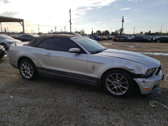 1ZVBP8EM7B5131993 - 2011 FORD MUSTANG SILVER photo 4