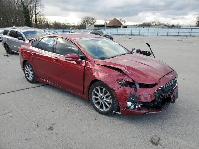 3FA6P0H70HR332156 - 2017 FORD FUSION SE RED photo 4