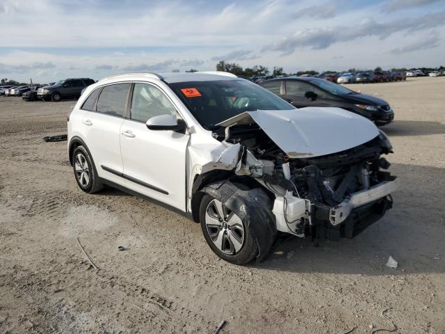 KNDCB3LC3J5204584 - 2018 KIA NIRO FE WHITE photo 4