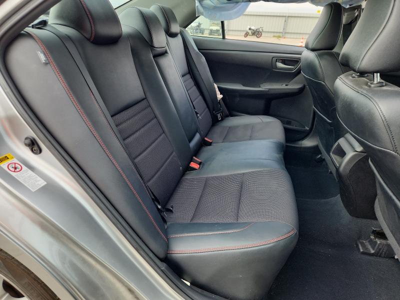 4T1BF1FKXHU374251 - 2017 TOYOTA CAMRY LE SILVER photo 10