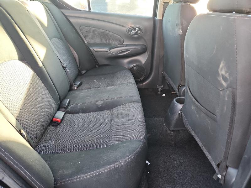 3N1CN7APXJL805160 - 2018 NISSAN VERSA S 黑色 照片 10