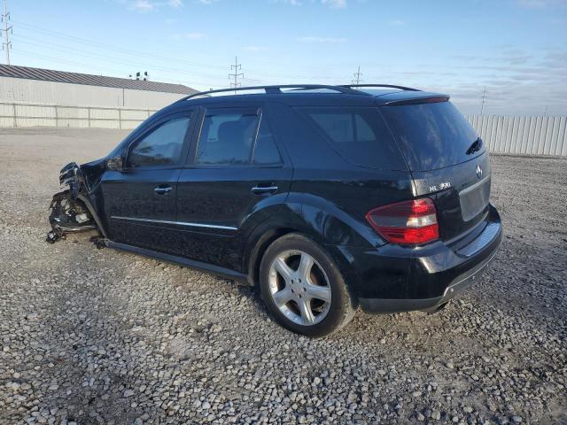 4JGBB86E98A436044 - 2008 MERCEDES-BENZ ML 350 შავი ფოტო 2