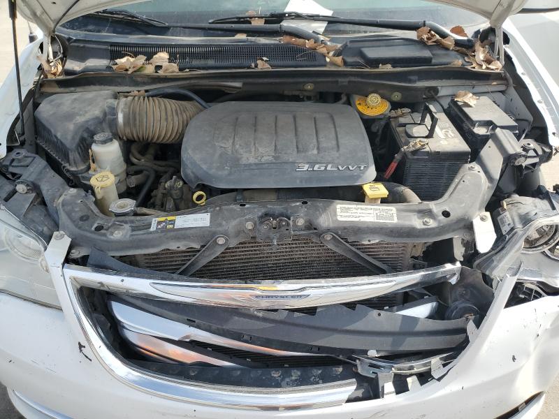 2C4RC1BG7FR560403 - 2015 CHRYSLER TOWN & COU TOURING WHITE photo 12