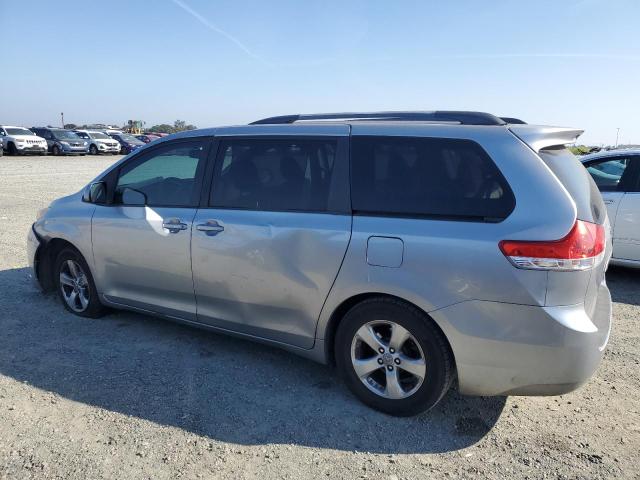 5TDKK3DC5BS014792 - 2011 TOYOTA SIENNA LE SILVER photo 2