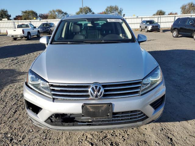 WVGEF9BP6FD007129 - 2015 VOLKSWAGEN TOUAREG V6 Արծաթագույն լուսանկար 5