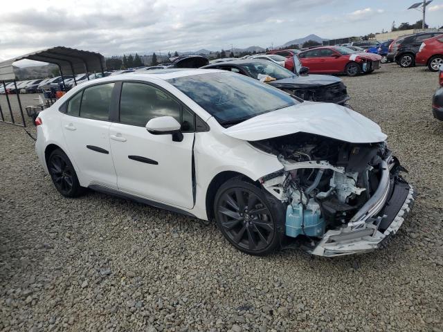 JTDP4MCE7P3514986 - 2023 TOYOTA COROLLA SE თეთრი ფოტო 4