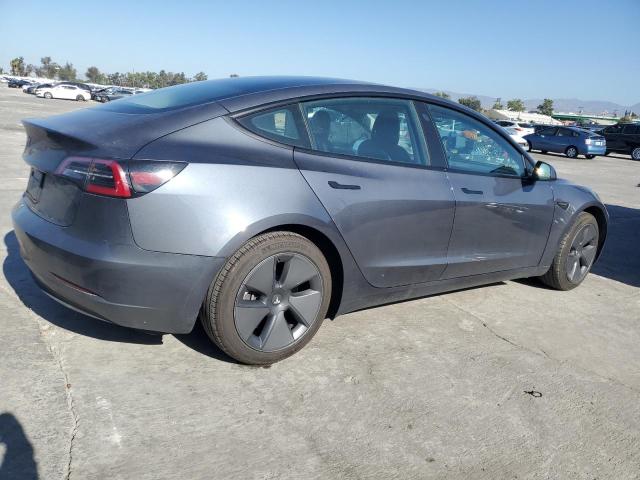 5YJ3E1EAXPF466536 - 2023 TESLA MODEL 3 GRAY photo 3