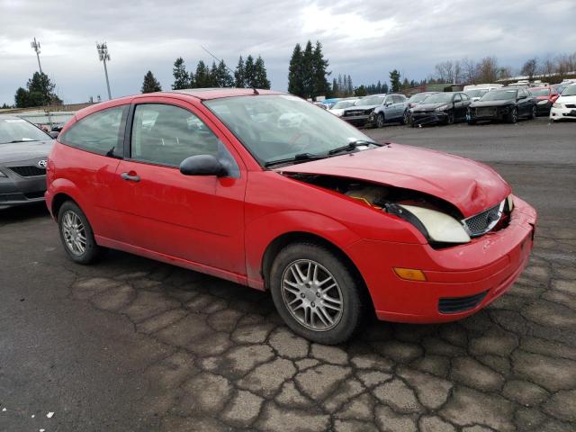 1FAHP31N87W170503 - 2007 FORD FOCUS ZX3 RED photo 4