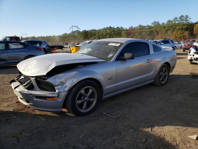 1ZVFT82H365258122 - 2006 FORD MUSTANG GT SILVER photo 1
